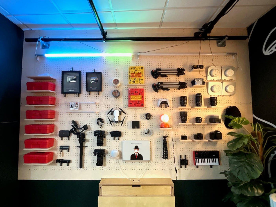 Les secrets d’un Studio Vidéo Pegboard chez Cyrus North - Quark