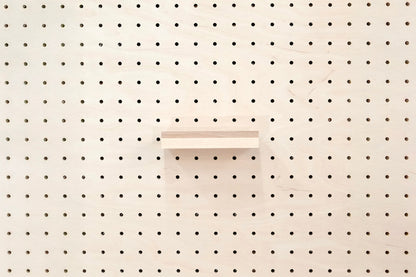 Cimaise en bois pour Pegboard et présentoir pour livre