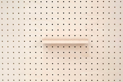 Cimaise en bois pour Pegboard et présentoir pour livre