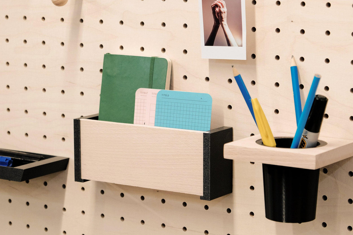 Porte courrier et porte lettres pour Pegboard - Quark