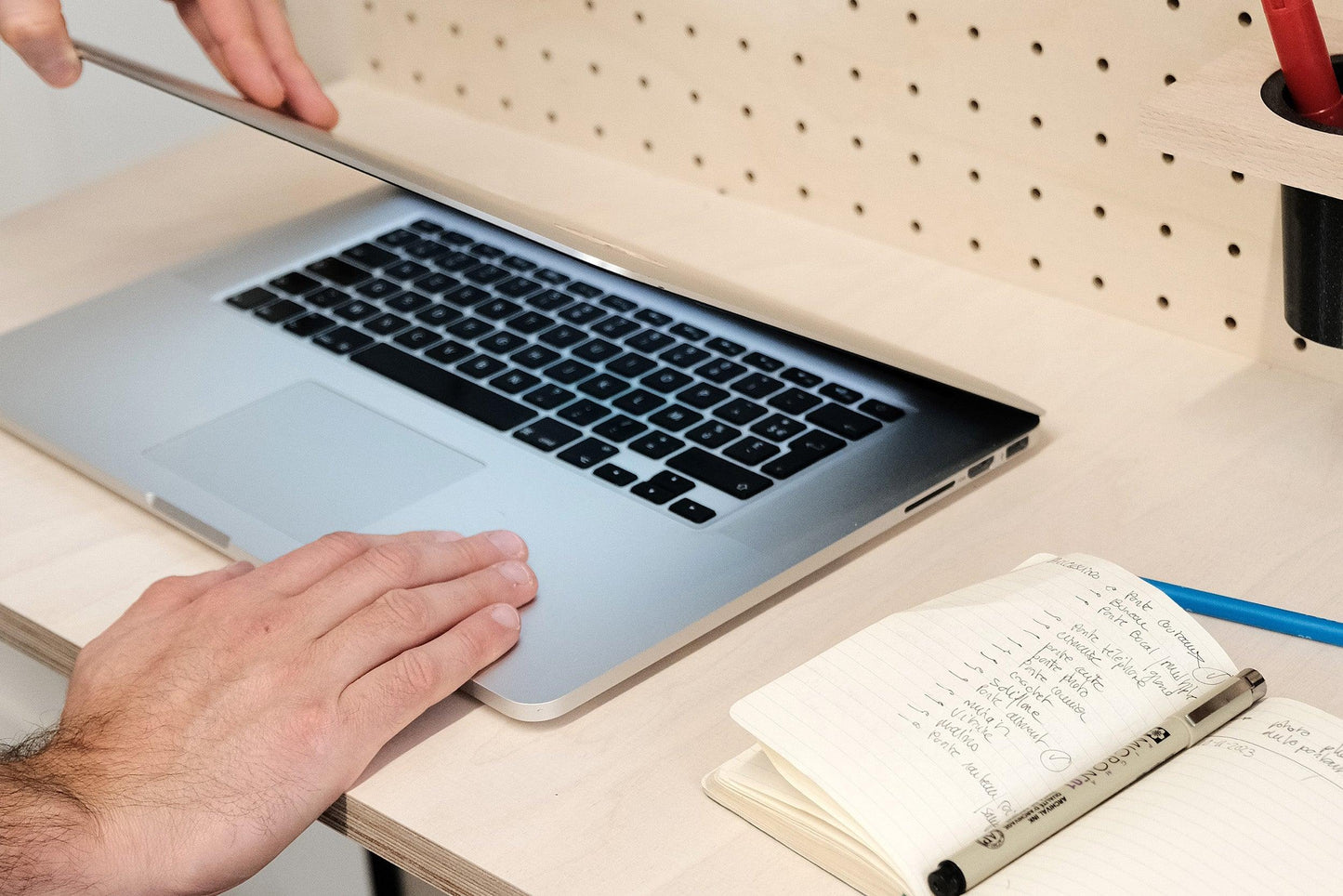 Bureau Modulaire pour Pegboard Quark - Quark