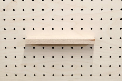 Cimaise en bois pour Pegboard et présentoir pour livre - Quark