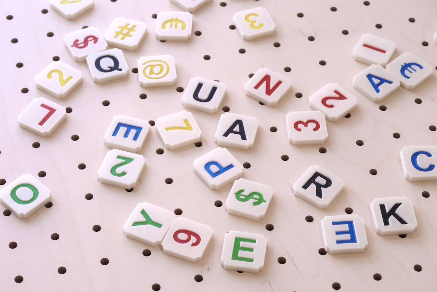 Lettres en impression 3D pour Pegboard - Quark