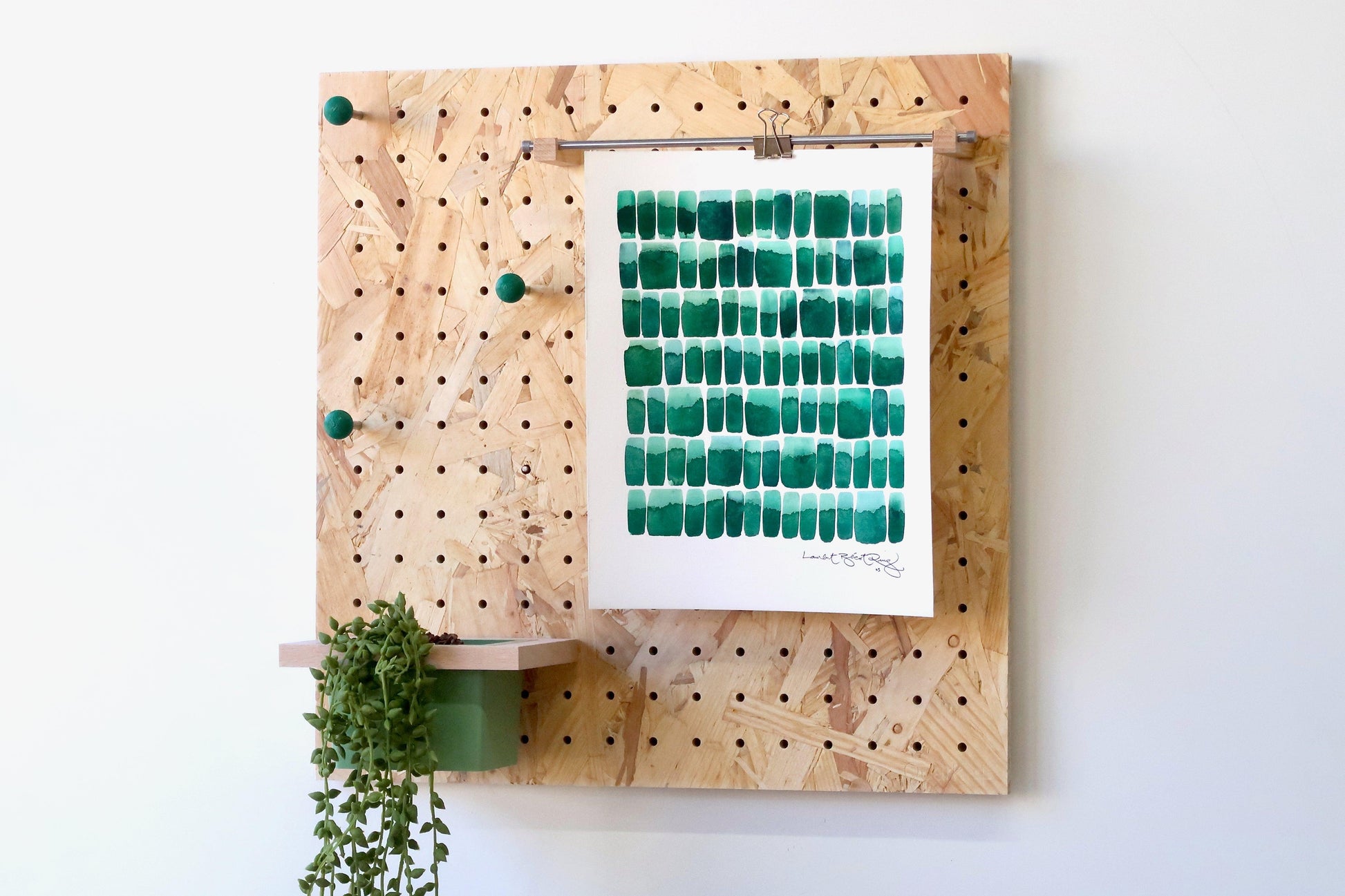 Pegboard éclats de bois en 48 cm - Panneau perforé en OSB nature - Quark