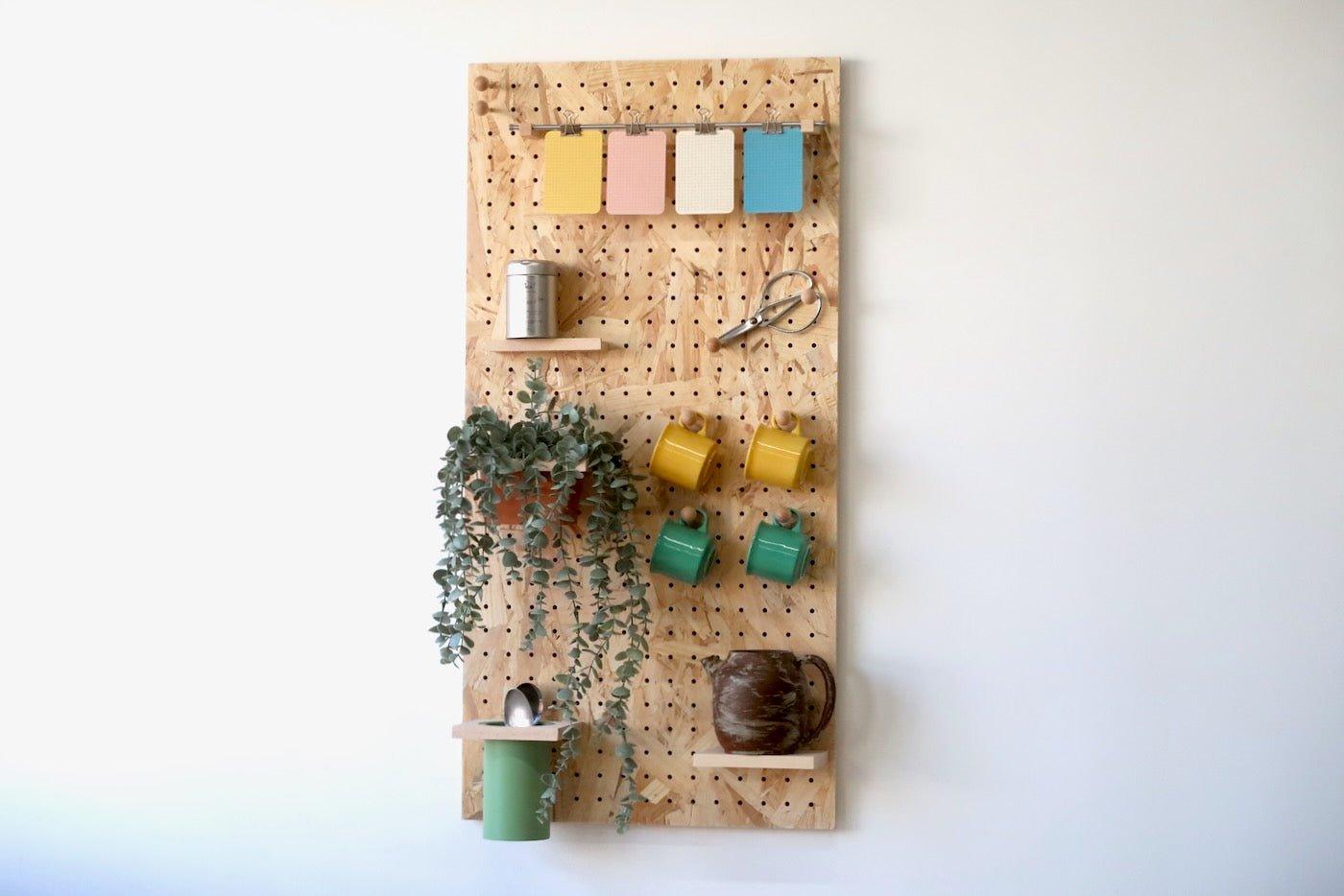 Pegboard éclats de bois en 96 cm - Panneau perforé en OSB nature - Quark