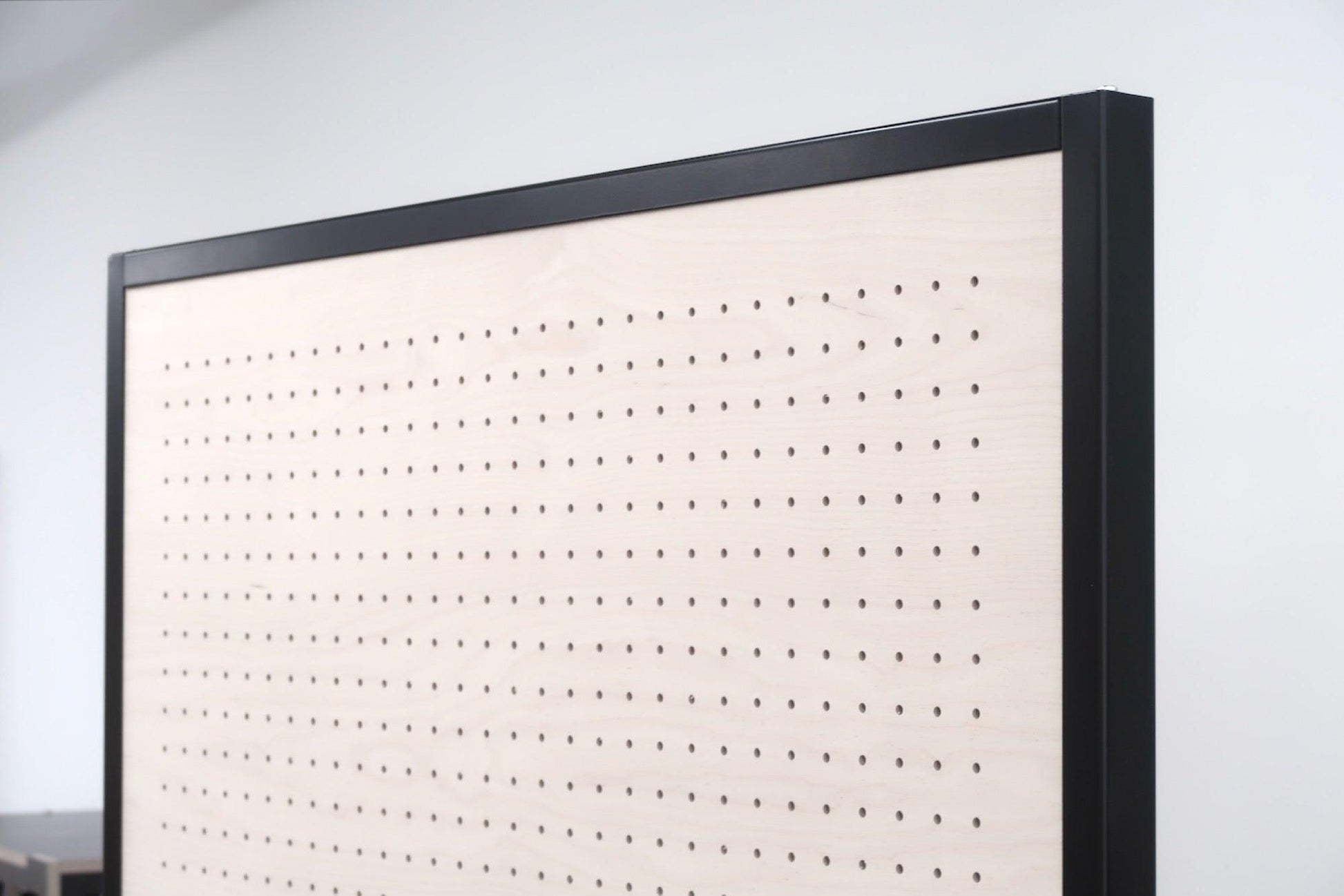 Pegboard FlexiMove : Le mur mobile sur roulettes fabriqué en France - Quark