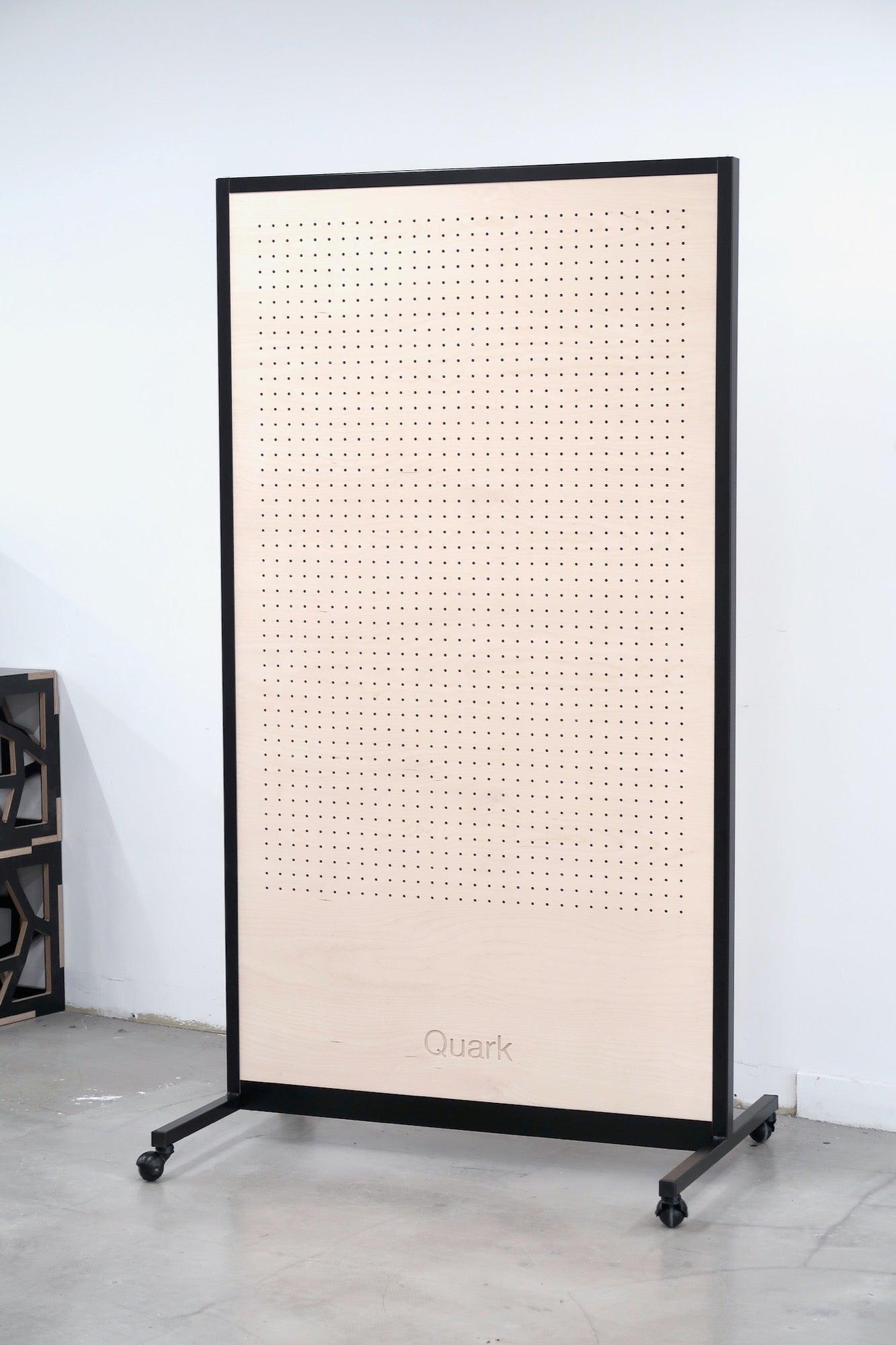 Pegboard FlexiMove : Le mur mobile sur roulettes fabriqué en France - Quark