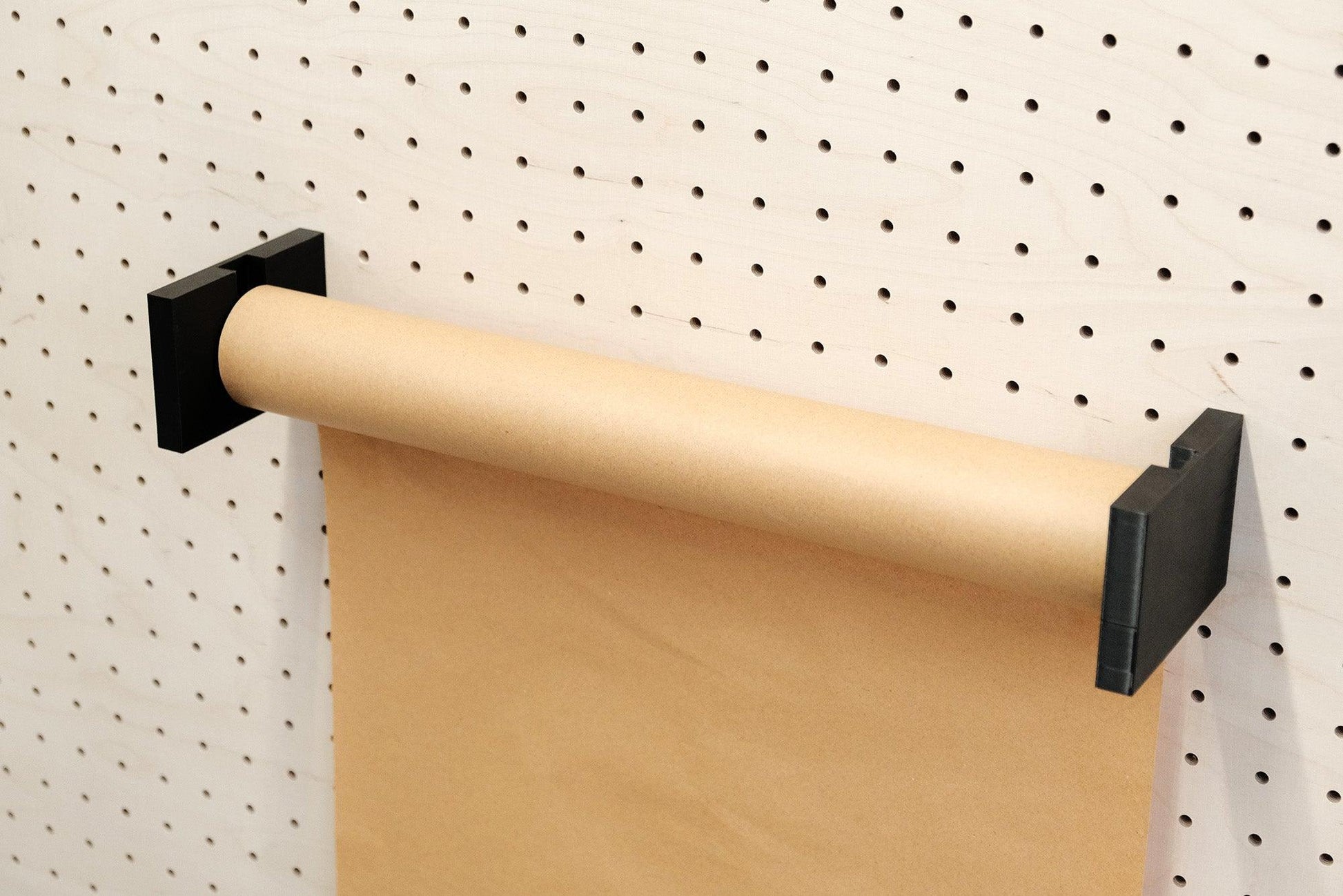 Porte rouleau kraft pour Pegboard - Quark