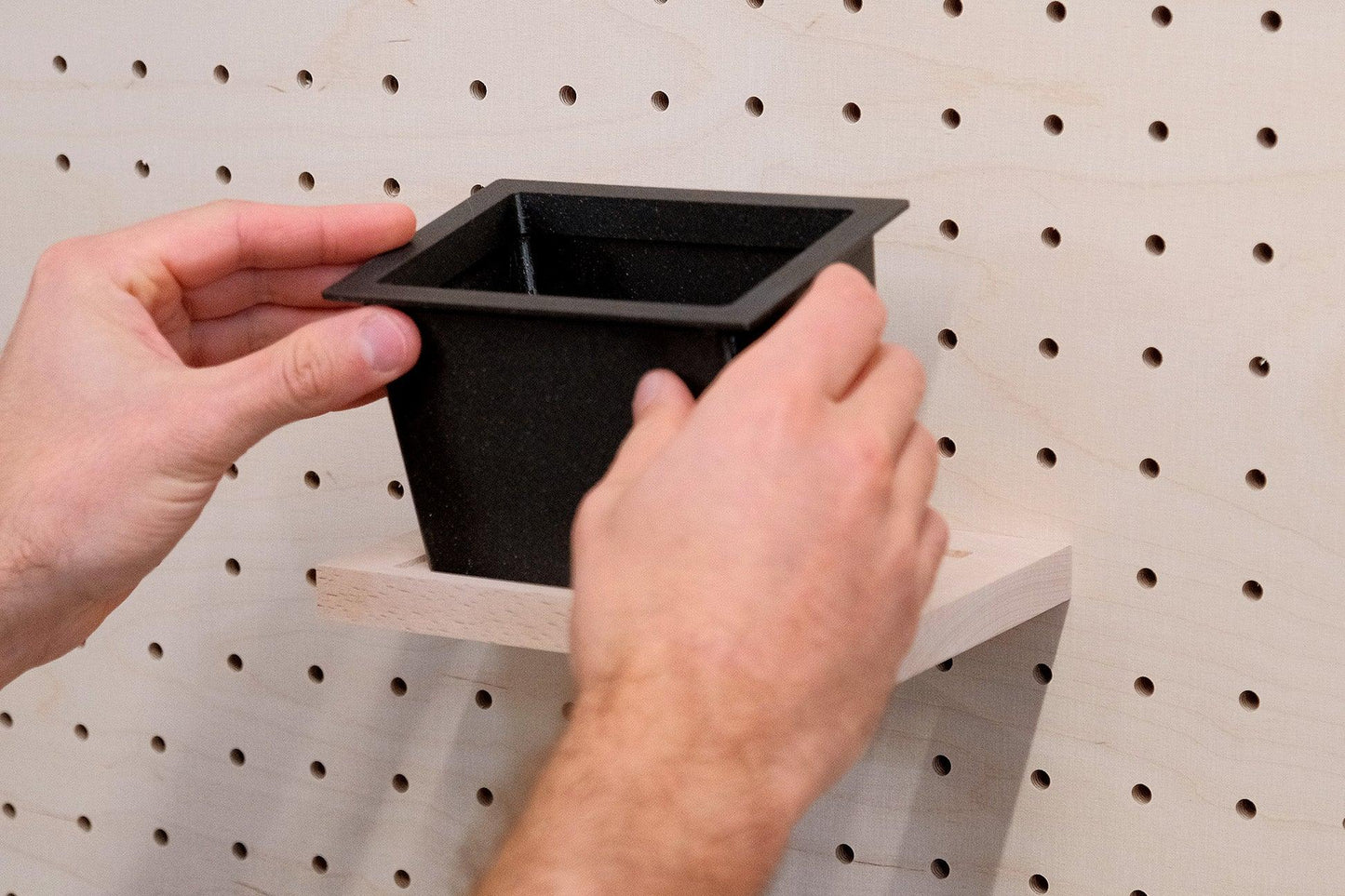 Pot de fleurs suspendu pour Pegboard - Quark