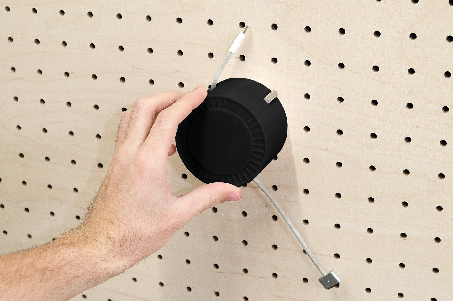 Roule-câble téléphone - Enrouleur de câble pour Pegboard - Quark