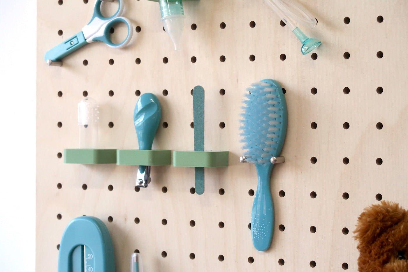 Tout-en-un : Le Kit pegboard 48cm + trousse hygiène bébé - Quark