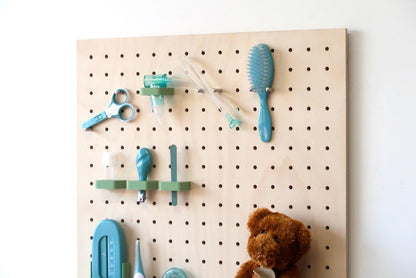 Tout-en-un : Le Kit pegboard 48cm + trousse hygiène bébé - Quark