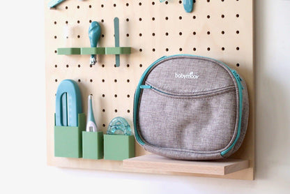 Tout-en-un : Le Kit pegboard 48cm + trousse hygiène bébé - Quark