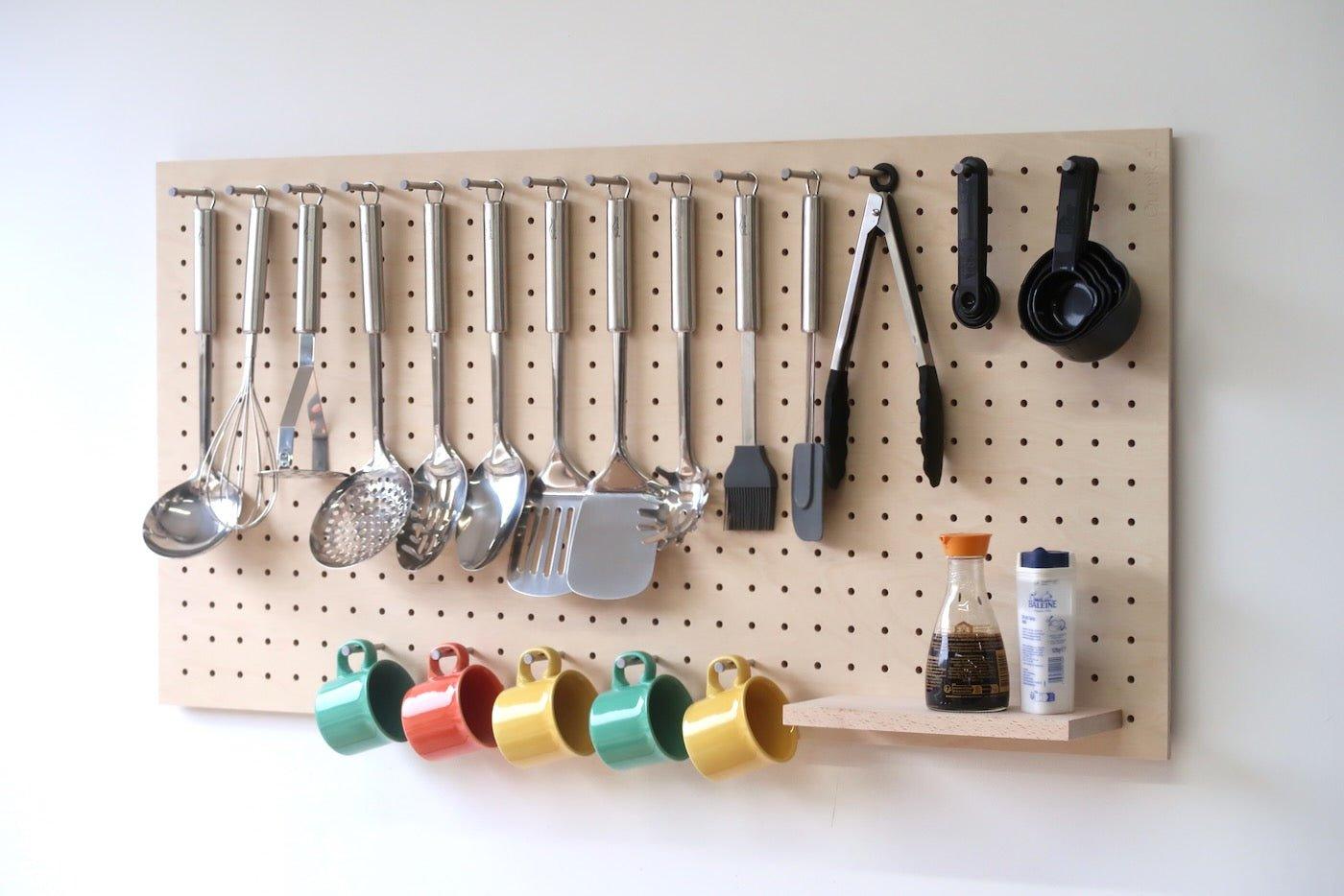 Tout-en-un : Le Kit pegboard 96 x 48 cm + set d'ustensiles de cuisine - Quark