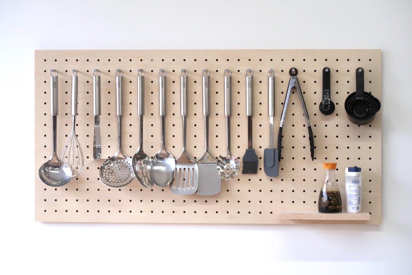 Tout-en-un : Le Kit pegboard 96 x 48 cm + set d'ustensiles de cuisine - Quark