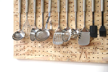 Tout-en-un : Le Kit pegboard 96 x 48 cm + set d'ustensiles de cuisine - Quark